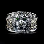 Antique Silver Emerald-Eyed Tiger Majesty Ring