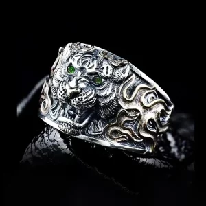 Antique Silver Emerald-Eyed Tiger Majesty Ring